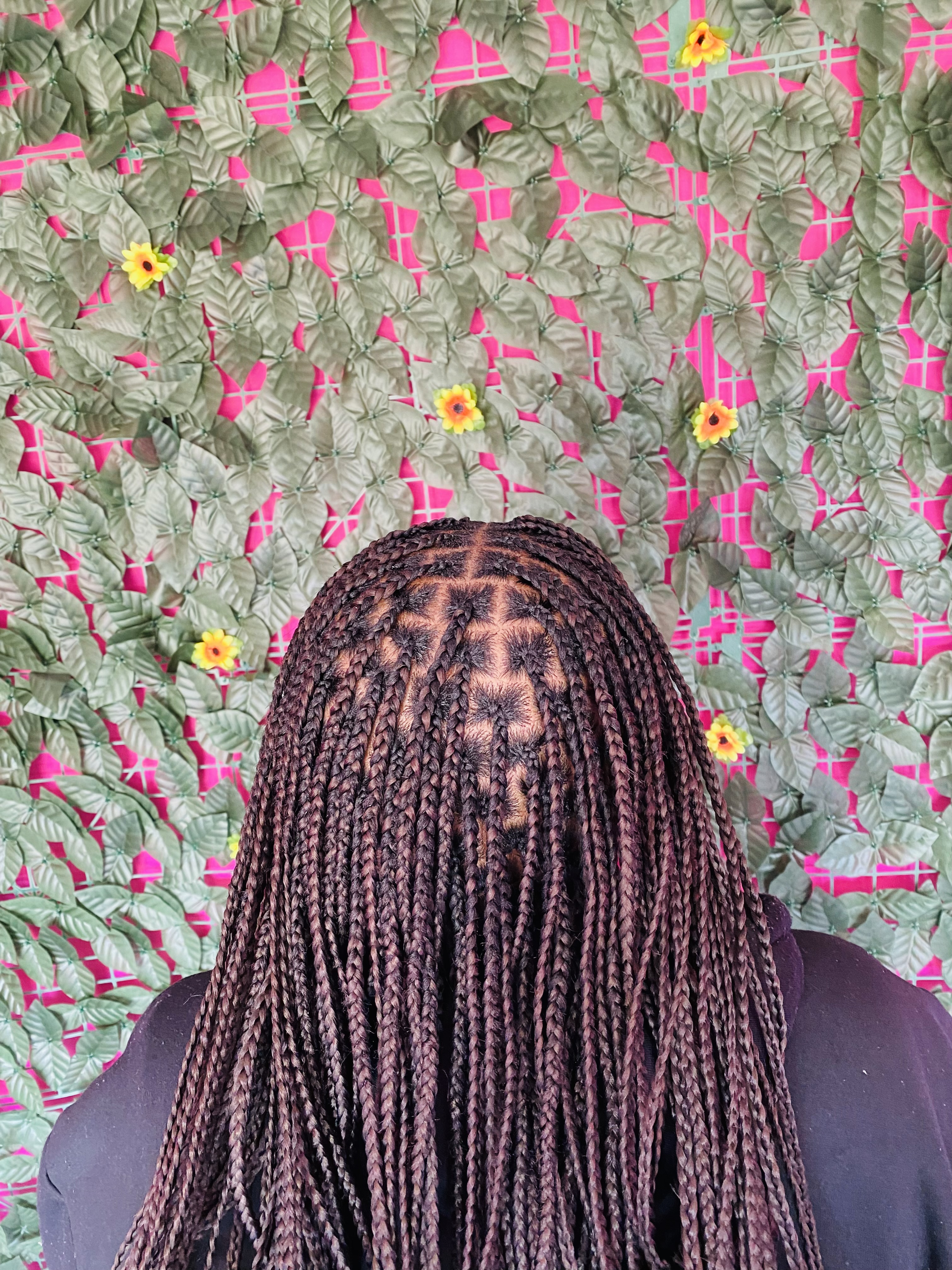 Knotless gallery image