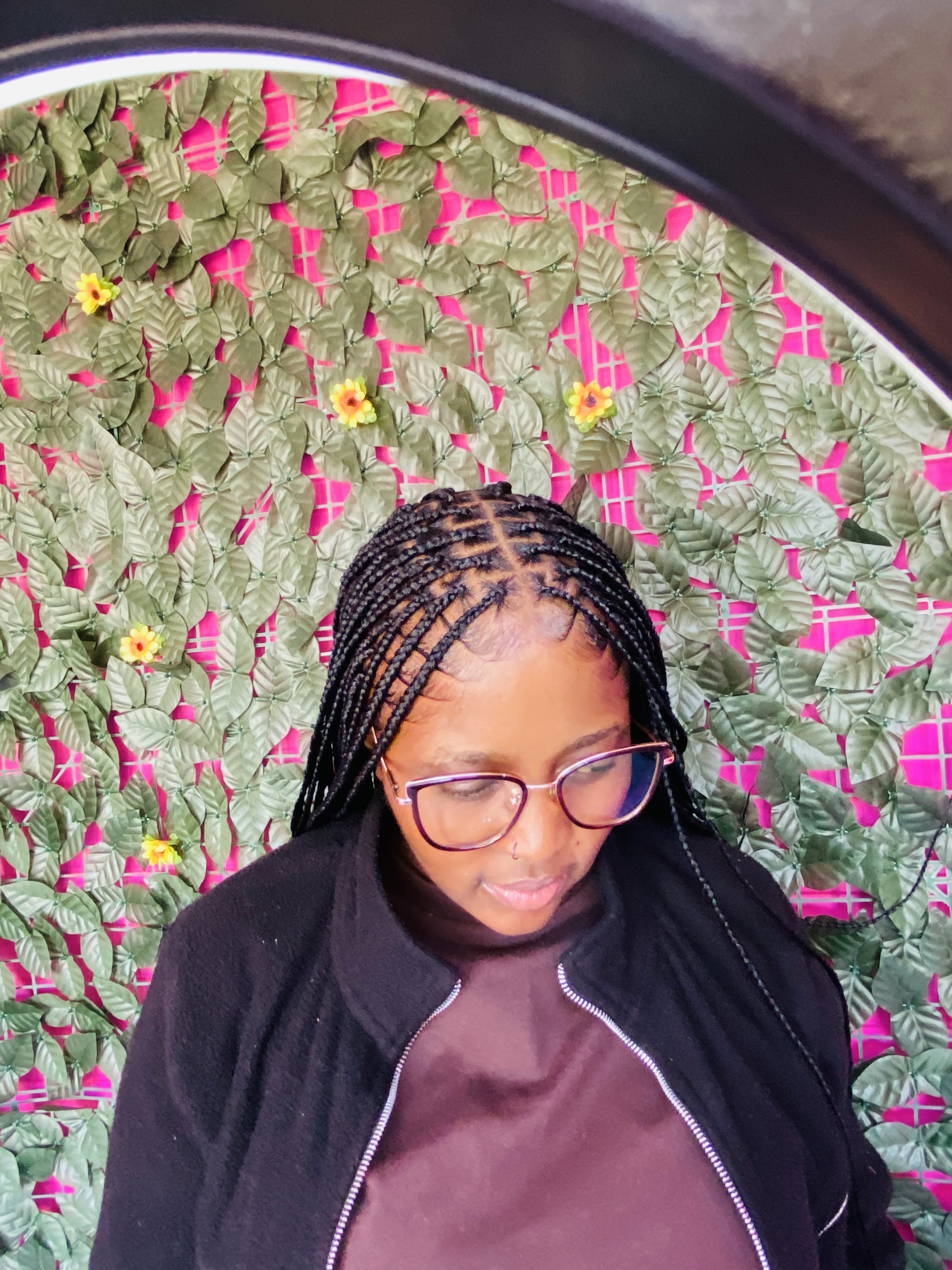 Knotless gallery image