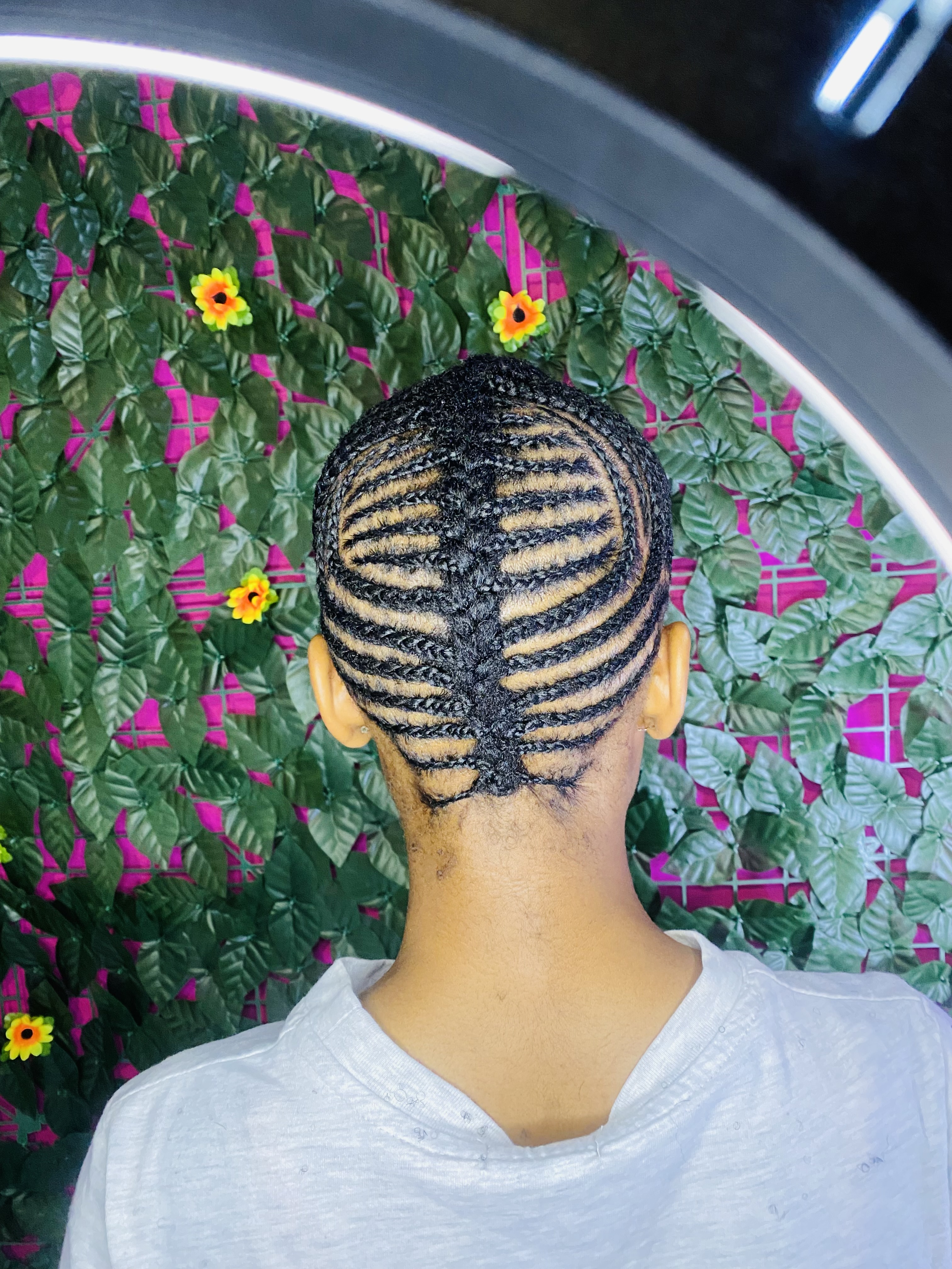 Free hand gallery image